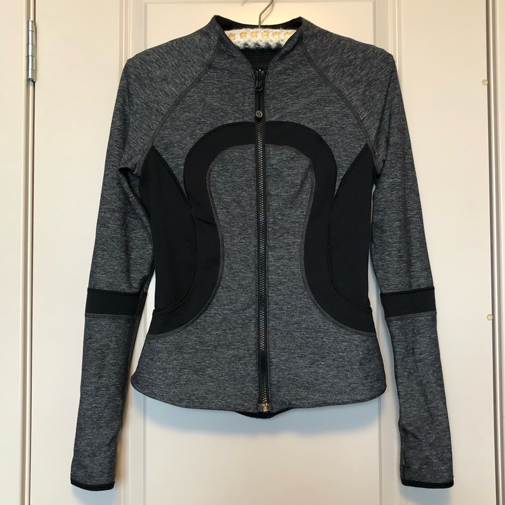 LULULEMON -4- Beautiful Clean Line Reversible black & gray full zip jacket